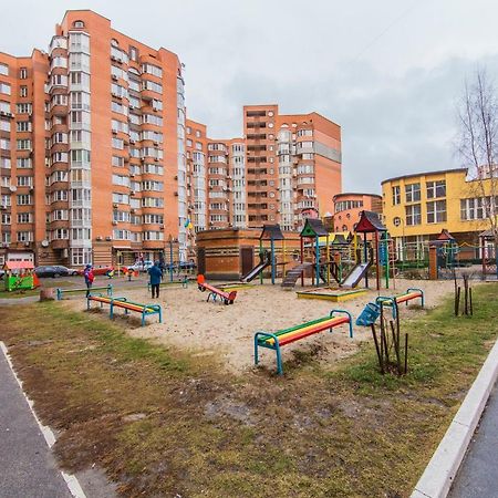 Комфортная Двухкомнатная Квартира Возле Метро Академгородок Kiev Buitenkant foto