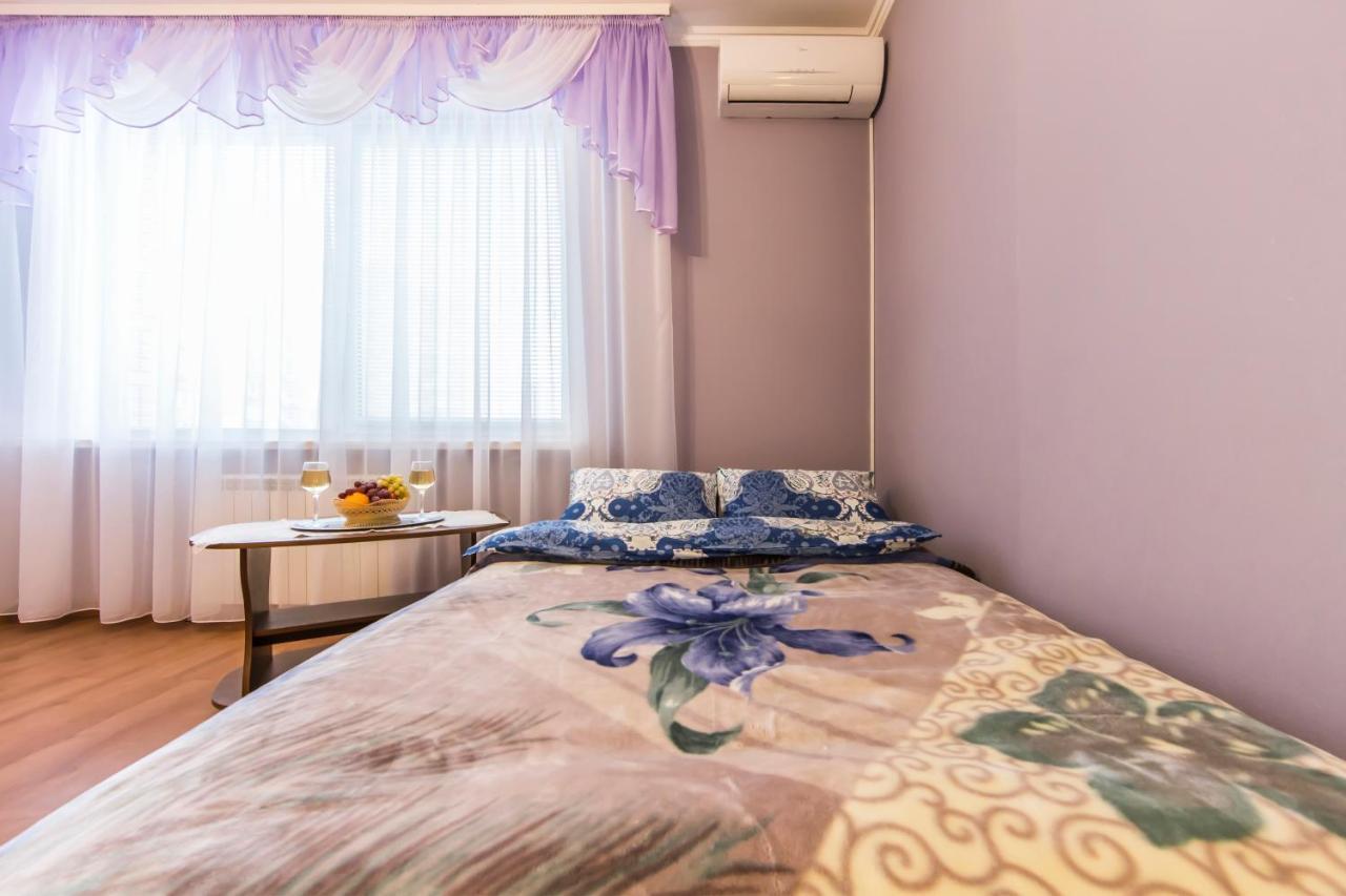 Комфортная Двухкомнатная Квартира Возле Метро Академгородок Kiev Buitenkant foto