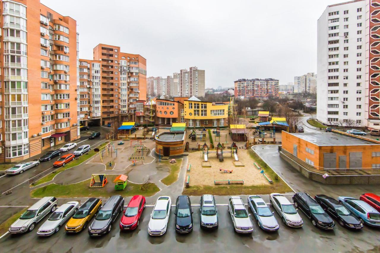 Комфортная Двухкомнатная Квартира Возле Метро Академгородок Kiev Buitenkant foto