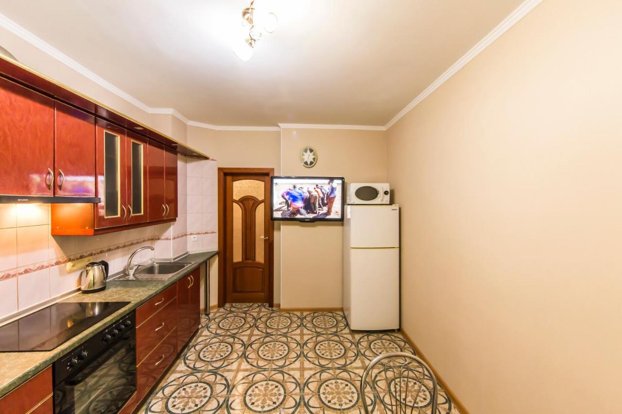 Комфортная Двухкомнатная Квартира Возле Метро Академгородок Kiev Buitenkant foto